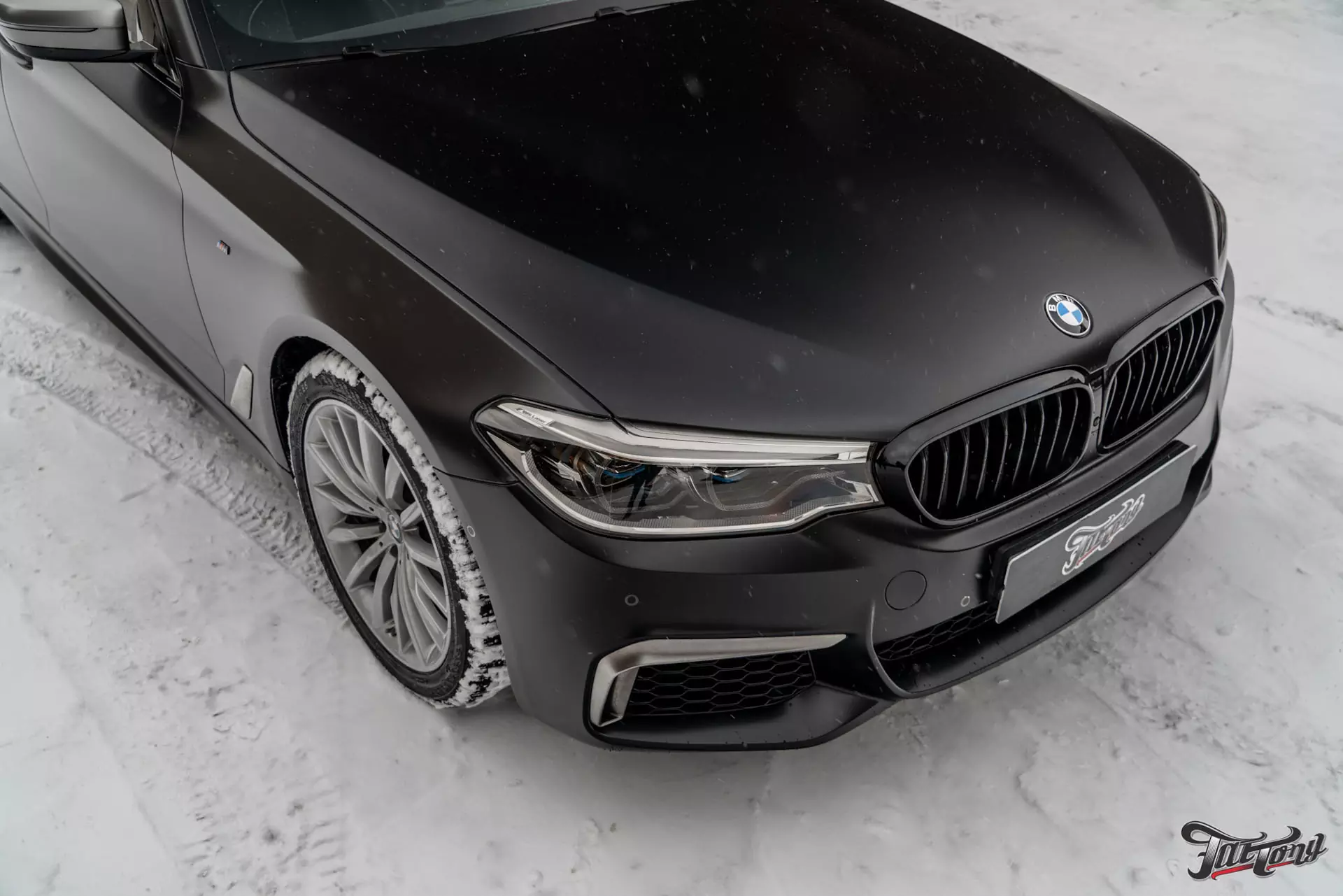 BMW 5. Оклейка в матовый полиуретан